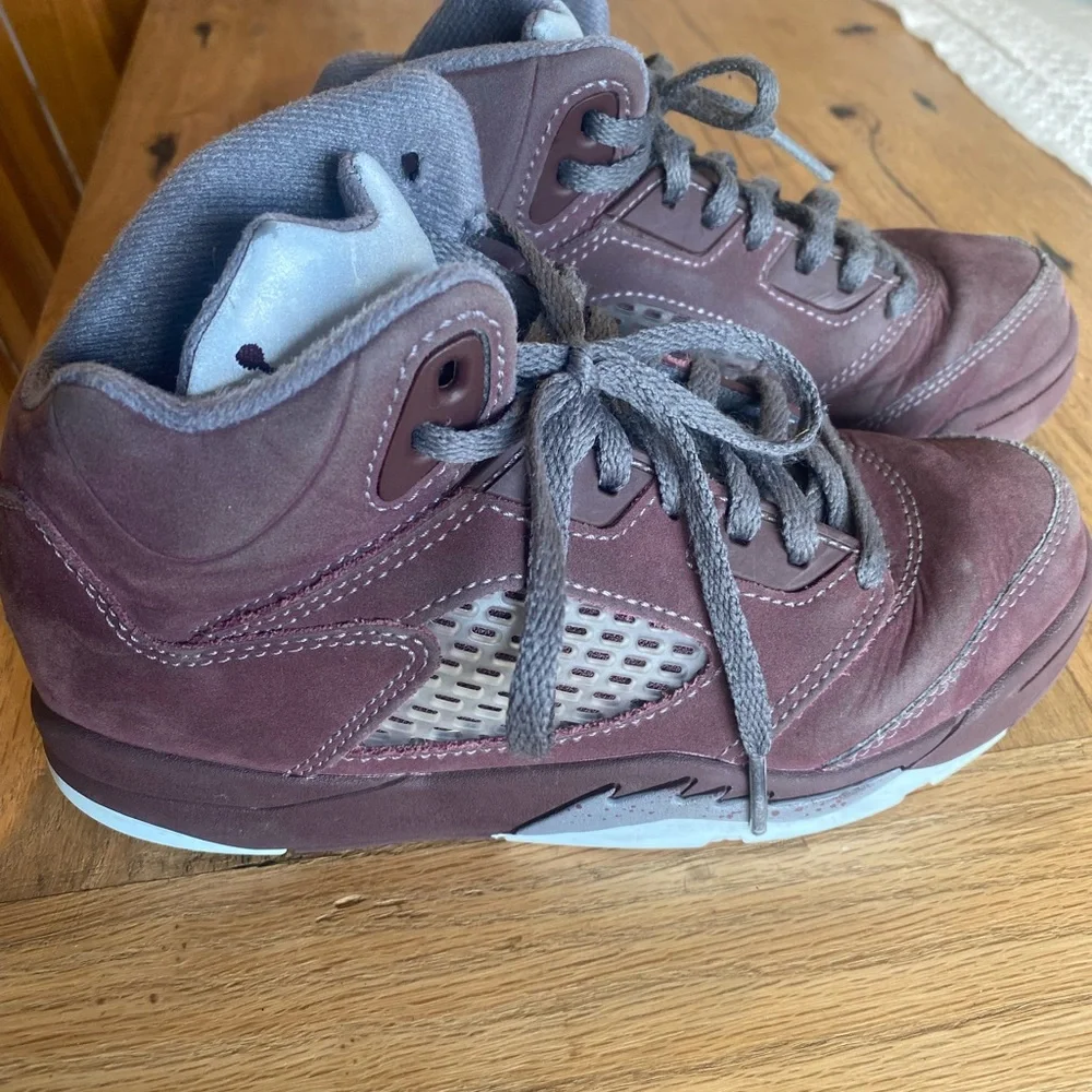 Nike Air Jordan 5 Retro Burgundy Boys 1Y‎ Preowned